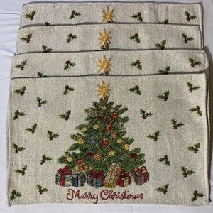 Christmas Tree placemats 18 x 12  NWOT Price Firm